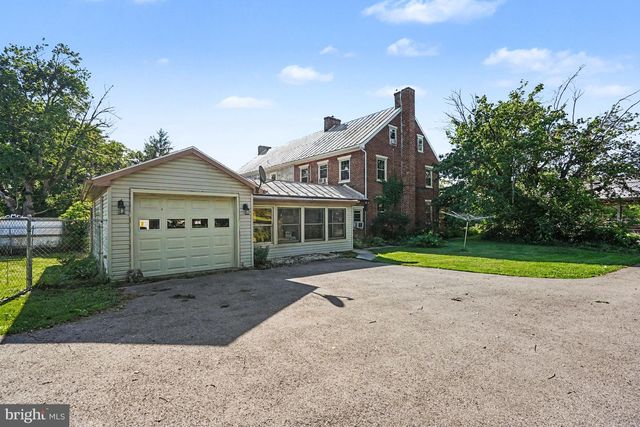 2143 NEWVILLE ROAD, Carlisle, PA 17015