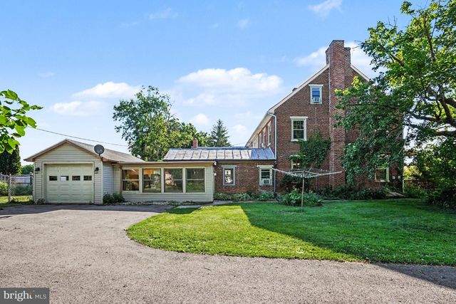 2143 NEWVILLE ROAD, Carlisle, PA 17015