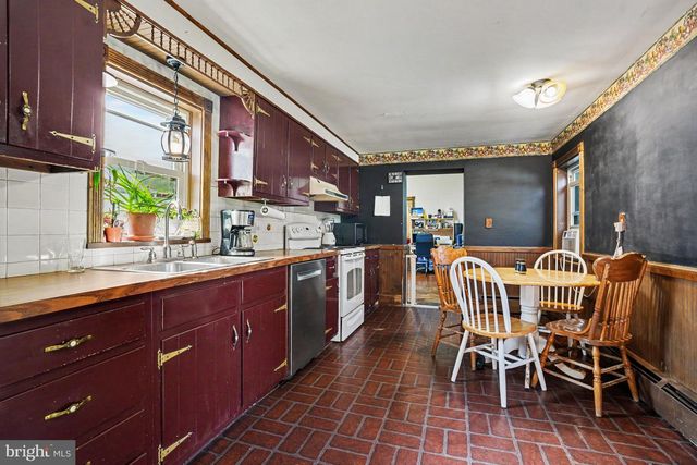 2143 NEWVILLE ROAD, Carlisle, PA 17015
