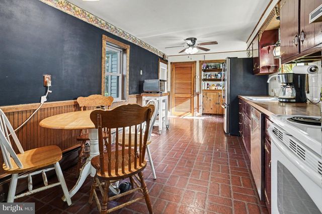 2143 NEWVILLE ROAD, Carlisle, PA 17015