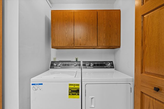 6119 Utica Ridge Road, Davenport, IA 52807