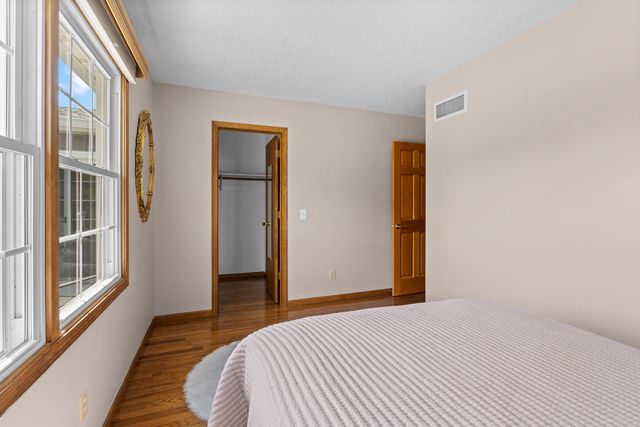 6119 Utica Ridge Road, Davenport, IA 52807