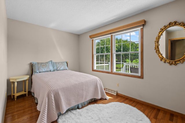 6119 Utica Ridge Road, Davenport, IA 52807