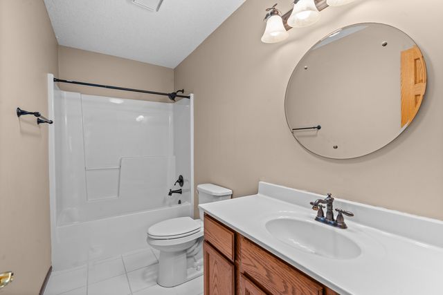6119 Utica Ridge Road, Davenport, IA 52807