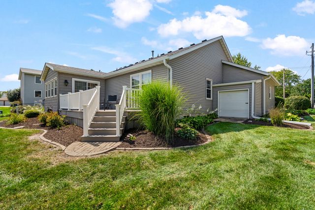 6119 Utica Ridge Road, Davenport, IA 52807
