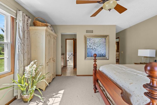 6119 Utica Ridge Road, Davenport, IA 52807