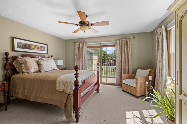 6119 Utica Ridge Road, Davenport, IA 52807