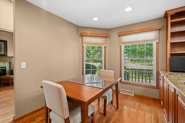 6119 Utica Ridge Road, Davenport, IA 52807