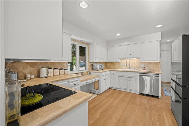 5065 Cocoa Palm Way, Fair Oaks, CA 95628