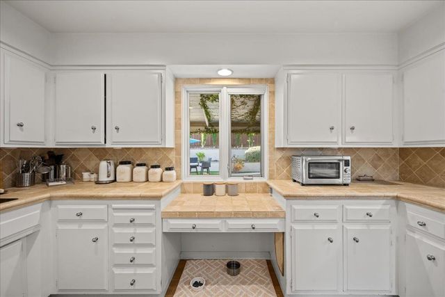 5065 Cocoa Palm Way, Fair Oaks, CA 95628