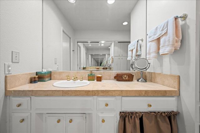 5065 Cocoa Palm Way, Fair Oaks, CA 95628
