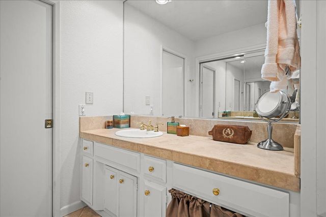 5065 Cocoa Palm Way, Fair Oaks, CA 95628