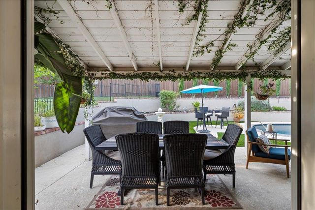 5065 Cocoa Palm Way, Fair Oaks, CA 95628