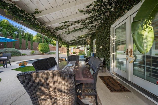 5065 Cocoa Palm Way, Fair Oaks, CA 95628