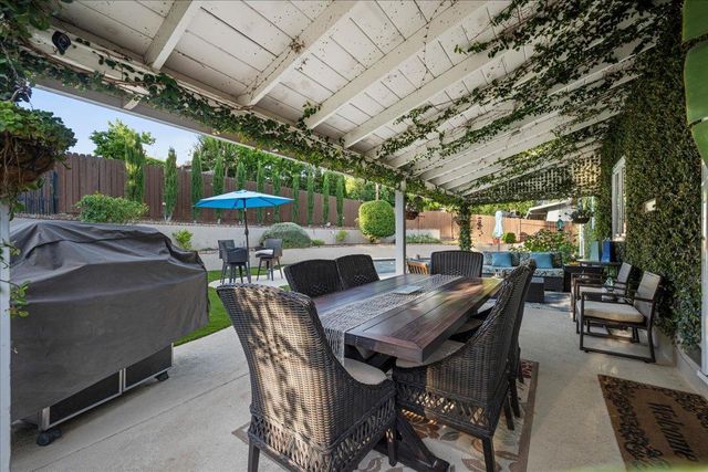 5065 Cocoa Palm Way, Fair Oaks, CA 95628