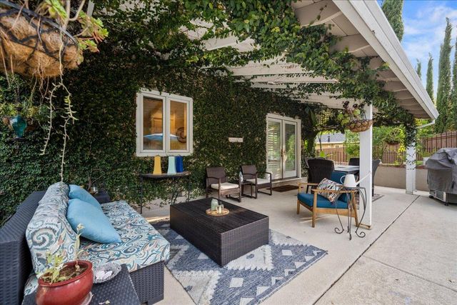 5065 Cocoa Palm Way, Fair Oaks, CA 95628