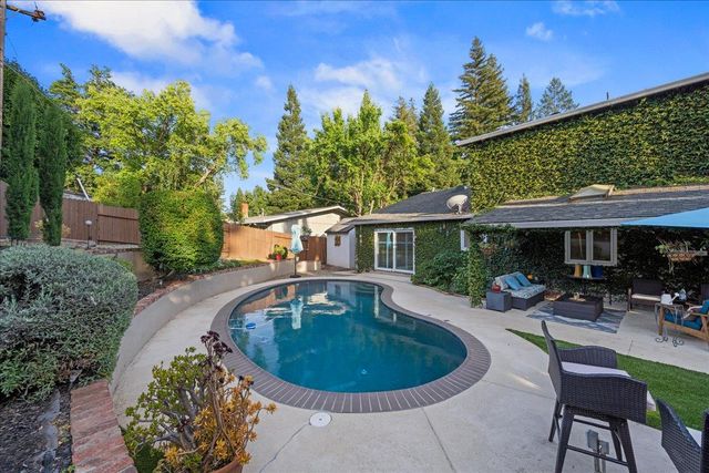 5065 Cocoa Palm Way, Fair Oaks, CA 95628