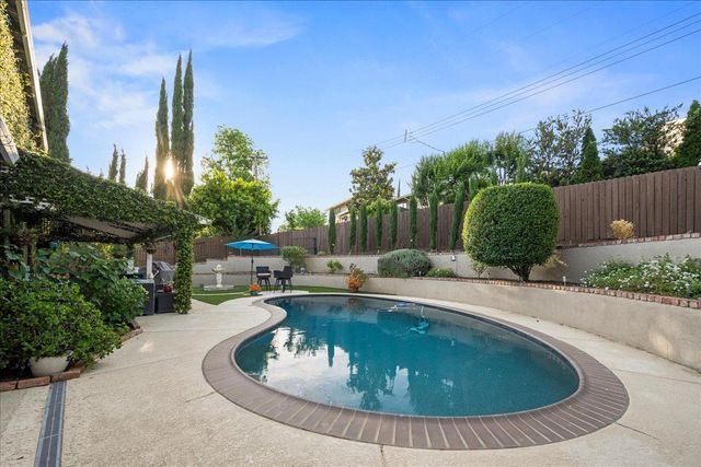 5065 Cocoa Palm Way, Fair Oaks, CA 95628