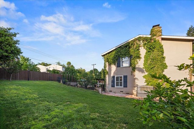 5065 Cocoa Palm Way, Fair Oaks, CA 95628