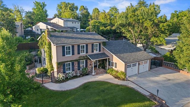 5065 Cocoa Palm Way, Fair Oaks, CA 95628
