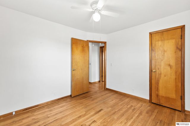 6226 Oak Street, Omaha, NE 68106