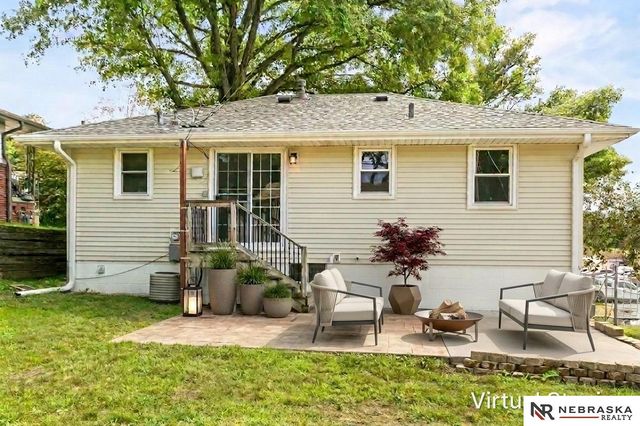 6226 Oak Street, Omaha, NE 68106