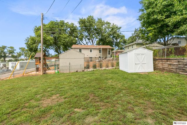 6226 Oak Street, Omaha, NE 68106