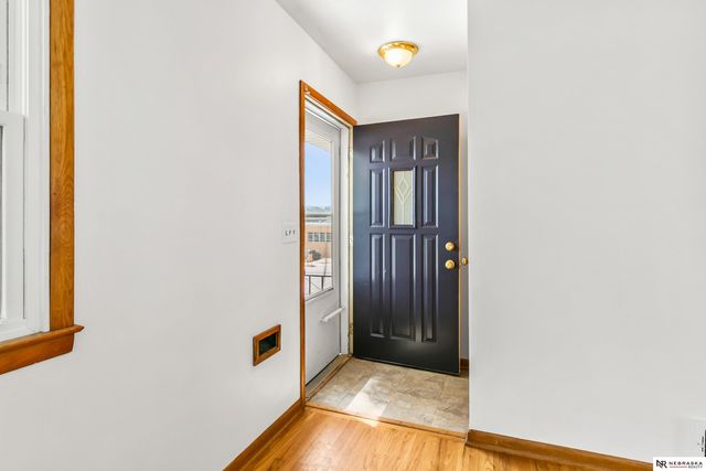 6226 Oak Street, Omaha, NE 68106