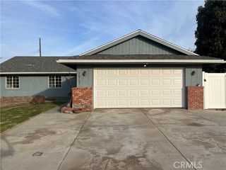 16702 Dale Vista Ln, Huntington Beach, CA 92647