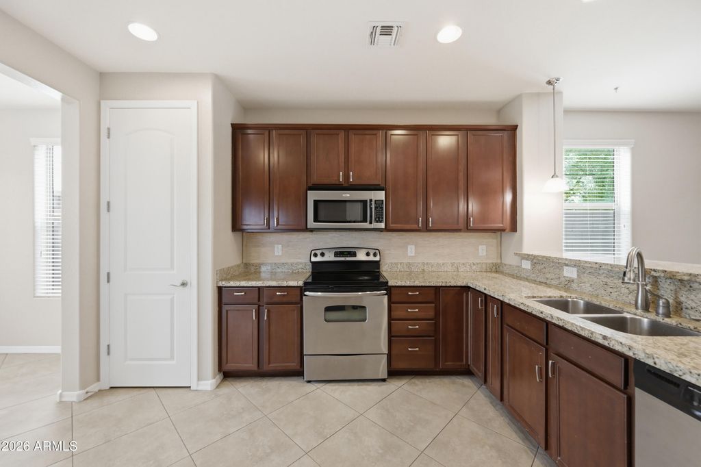 16152 W Desert Flower Drive, Goodyear, AZ 85395 — photo 5
