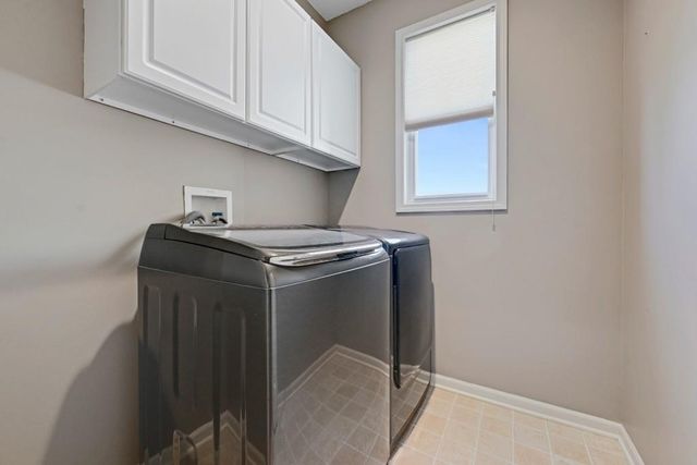 12132 S Redbud Lane, Olathe, KS 66061