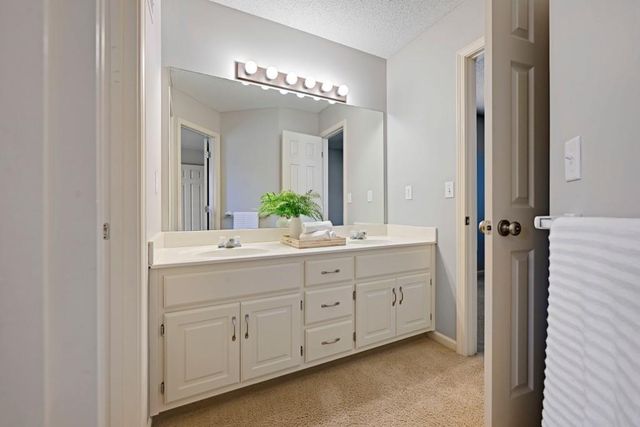 12132 S Redbud Lane, Olathe, KS 66061