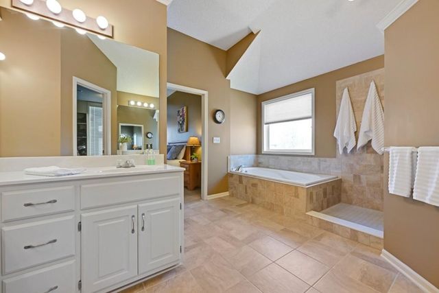 12132 S Redbud Lane, Olathe, KS 66061