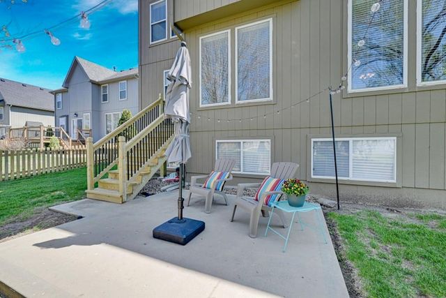 12132 S Redbud Lane, Olathe, KS 66061