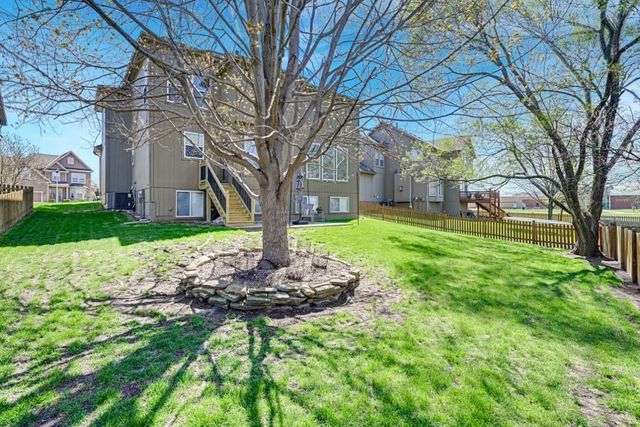 12132 S Redbud Lane, Olathe, KS 66061