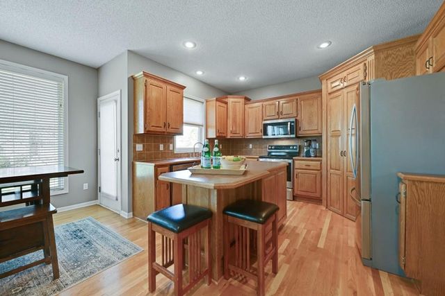 12132 S Redbud Lane, Olathe, KS 66061