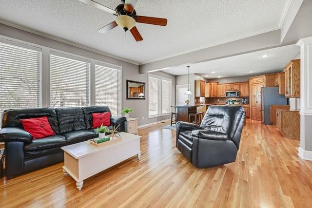 12132 S Redbud Lane, Olathe, KS 66061