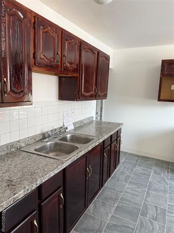 13428 Fellrath Street, Taylor, MI 48180