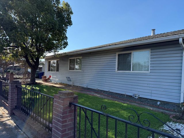 16439 Carleta Pl, Lathrop, CA 95330