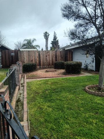 16439 Carleta Pl, Lathrop, CA 95330