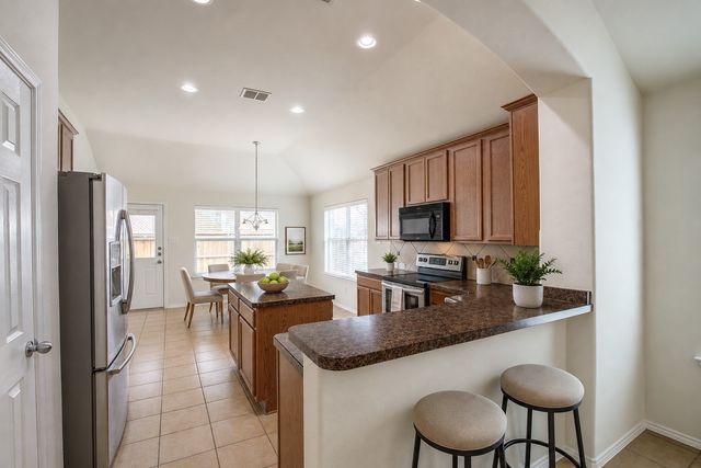 2011 Zavala, Forney, TX 75126