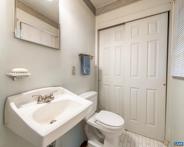 1211 HOLMES AVE, Charlottesville, VA 22901