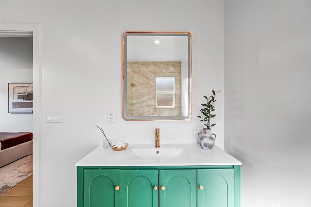 3811 S Norton, Los Angeles, CA 90008