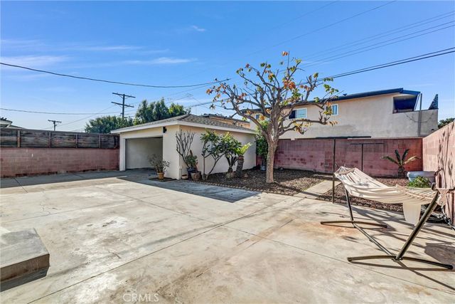 3811 S Norton, Los Angeles, CA 90008