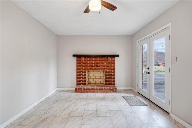 58 Lakeland CIR, Troutville, VA 24175