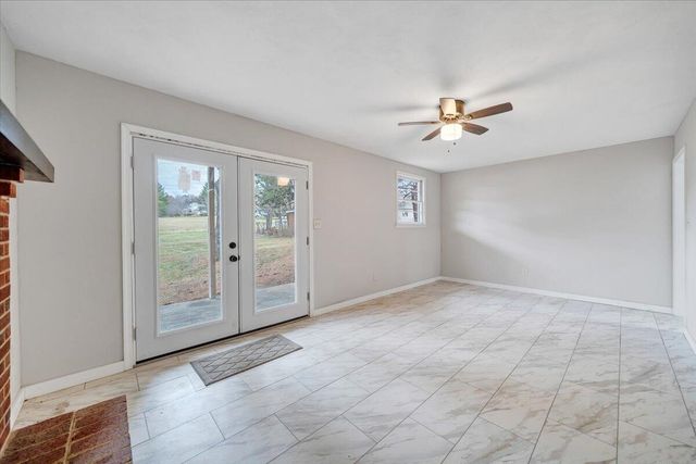 58 Lakeland CIR, Troutville, VA 24175