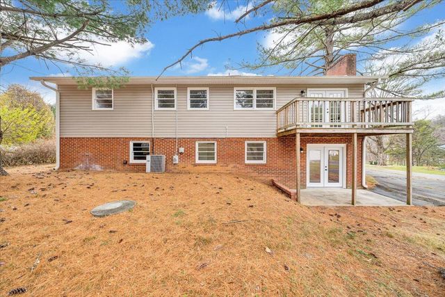 58 Lakeland CIR, Troutville, VA 24175