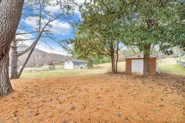 58 Lakeland CIR, Troutville, VA 24175