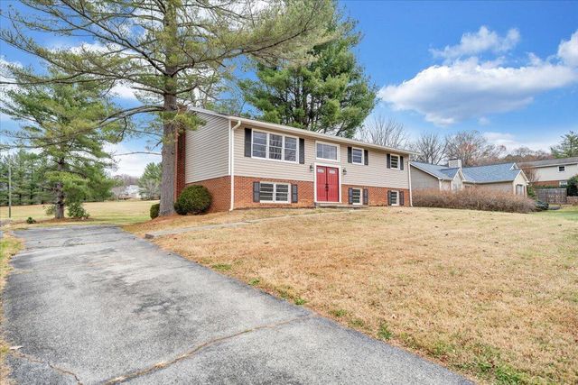 58 Lakeland CIR, Troutville, VA 24175