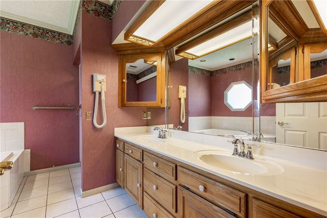 912 NW 9th Street, Bentonville, AR 72712